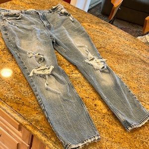 Abercrombie & Fitch. The Skinny High Rise 32/14 short  99 % cotton 1% Elastane